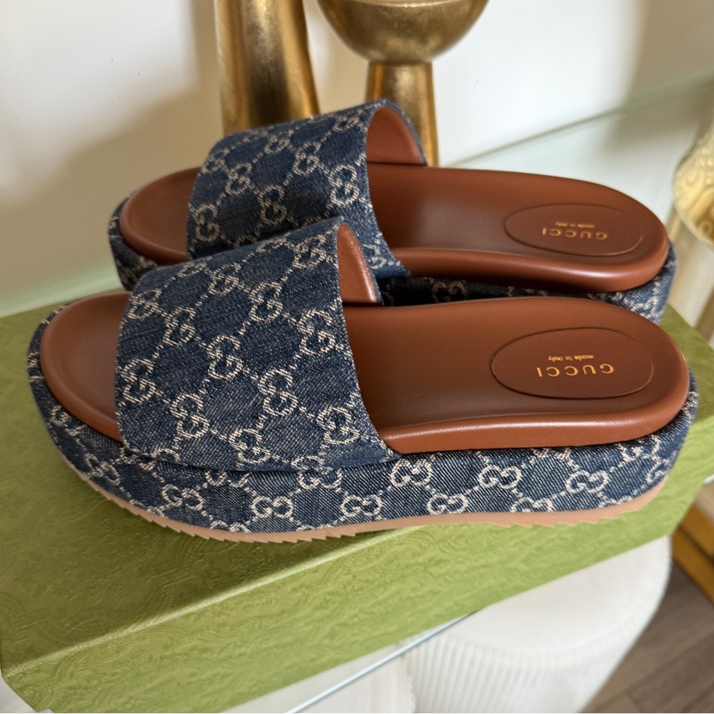 Gucci Women's Denim Blue Logo Slide Sandals - Picture 9 of 13